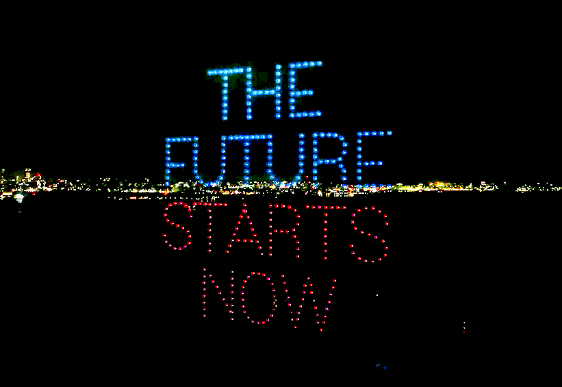 Message « The future starts now » écrit dans le ciel par des drones
